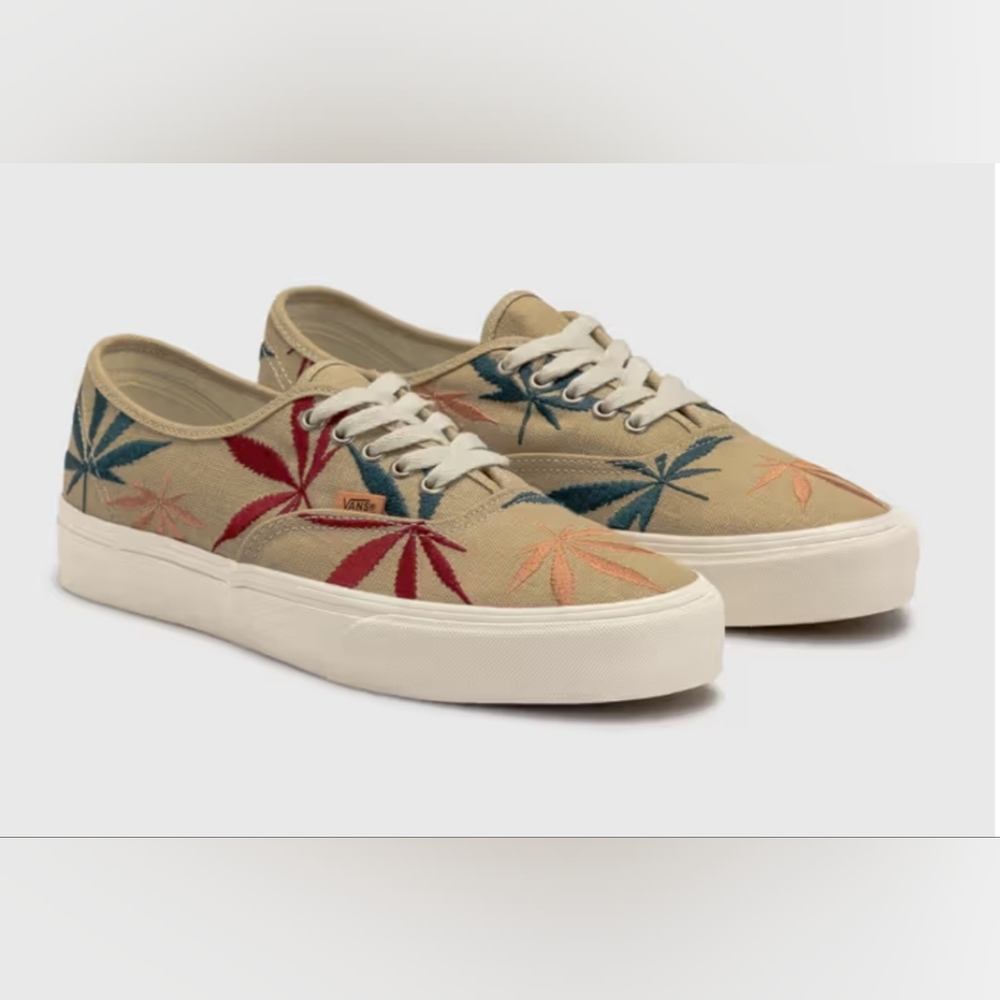 Vault by Vans UA authentic VR3 LX ladies or mens flowers beige unisex
